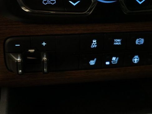 Used 2016 RAM 3500 Laramie w/ Convenience Group image 99