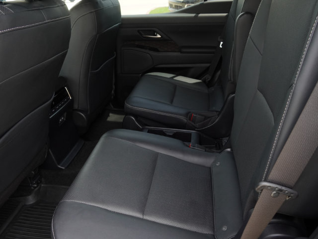 Used 2024 Lexus GX 550 w/ Accessory Package (2T) AWD/4WD image 15