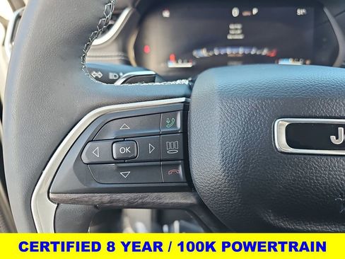 Used 2023 Jeep Grand Cherokee Limited w/ Luxury Tech Group II image 17