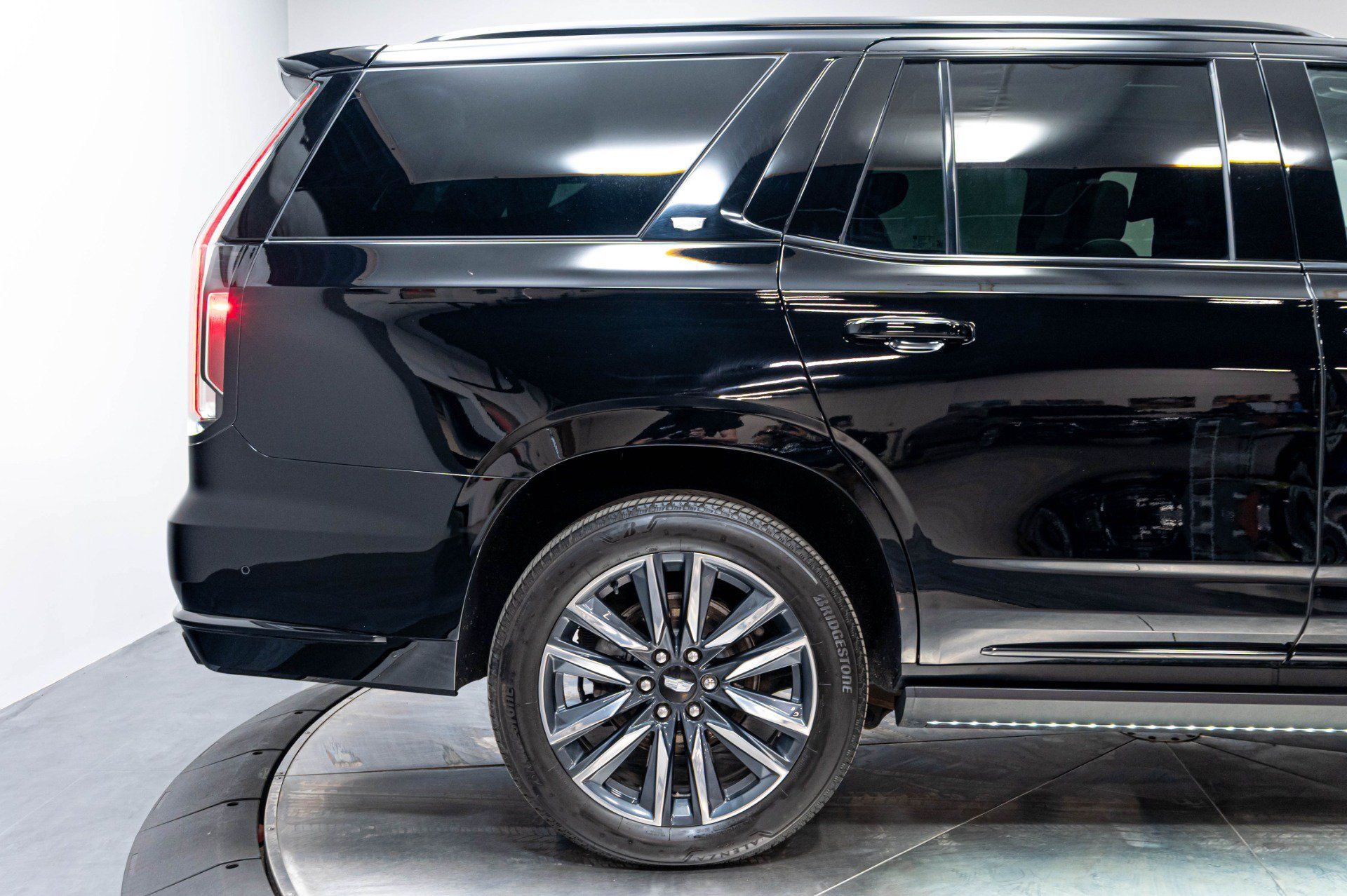 Used 2024 Cadillac Escalade Sport Platinum AWD/4WD image 19