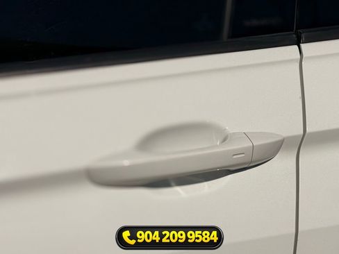 Used 2021 Volkswagen Tiguan SE FWD image 15