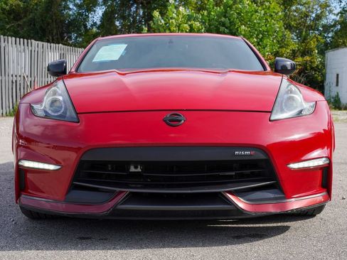 Used 2017 Nissan 370Z NISMO RWD image 11