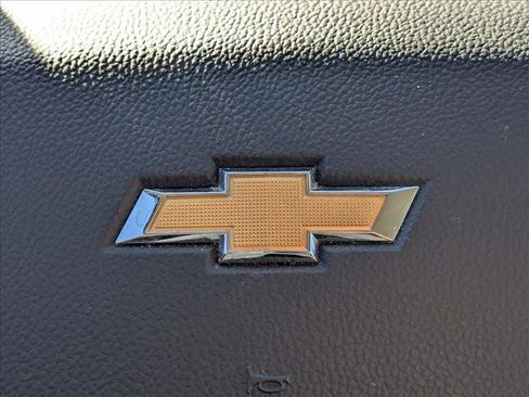 Used 2022 Chevrolet Colorado LT w/ LT Convenience Package image 12