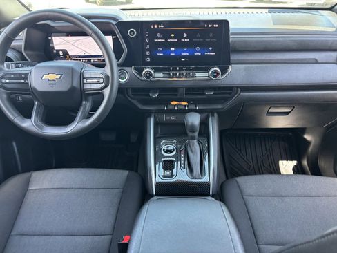 Used 2025 Chevrolet Colorado W/T AWD/4WD image 16