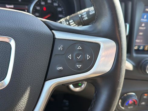Used 2024 GMC Terrain SLT AWD/4WD image 19