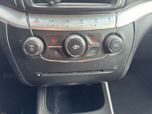 Used 2016 Dodge Journey SXT w/ Comfort/Convenience Group image 23