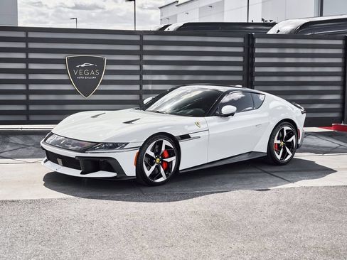 Used 2025 Ferrari 12Cilindri RWD image 5