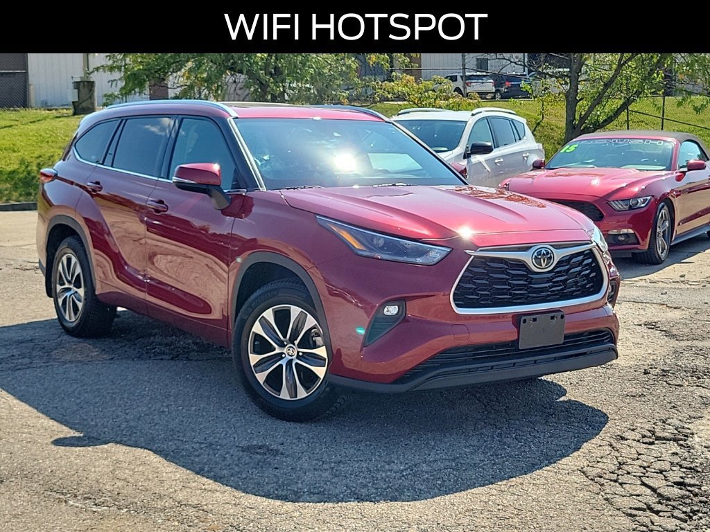 Used 2021 Toyota Highlander XLE AWD/4WD image 33