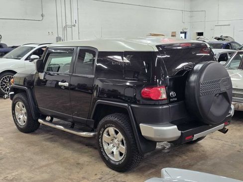 Used 2010 Toyota FJ Cruiser 4WD image 17