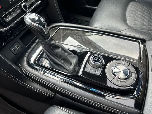 Used 2021 INFINITI QX80 Sensory w/ All-Season Package image 22