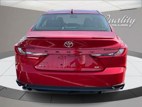 Used 2025 Toyota Camry SE FWD image 5