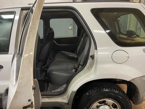 Used 2001 Ford Escape XLS image 23