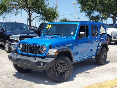 Used 2024 Jeep Wrangler Sport S image 2