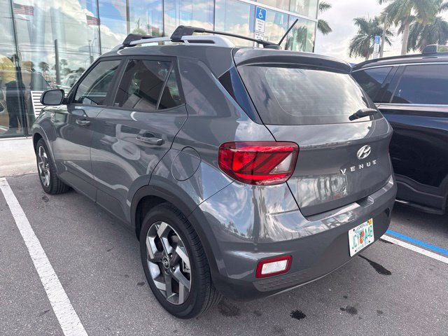 Used 2025 Hyundai Venue SEL FWD image 8