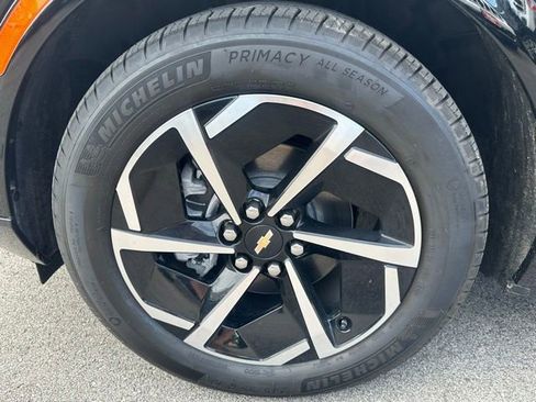 Used 2024 Chevrolet Equinox EV LT image 13