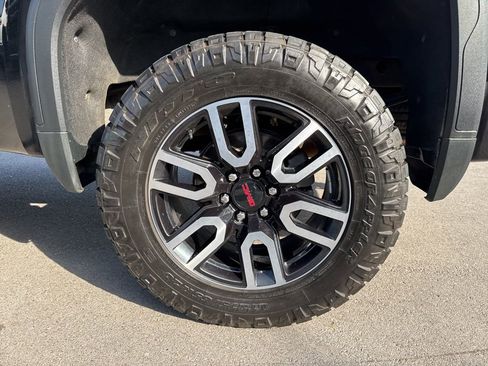 Used 2024 GMC Sierra 1500 AT4 w/ Technology Package image 32