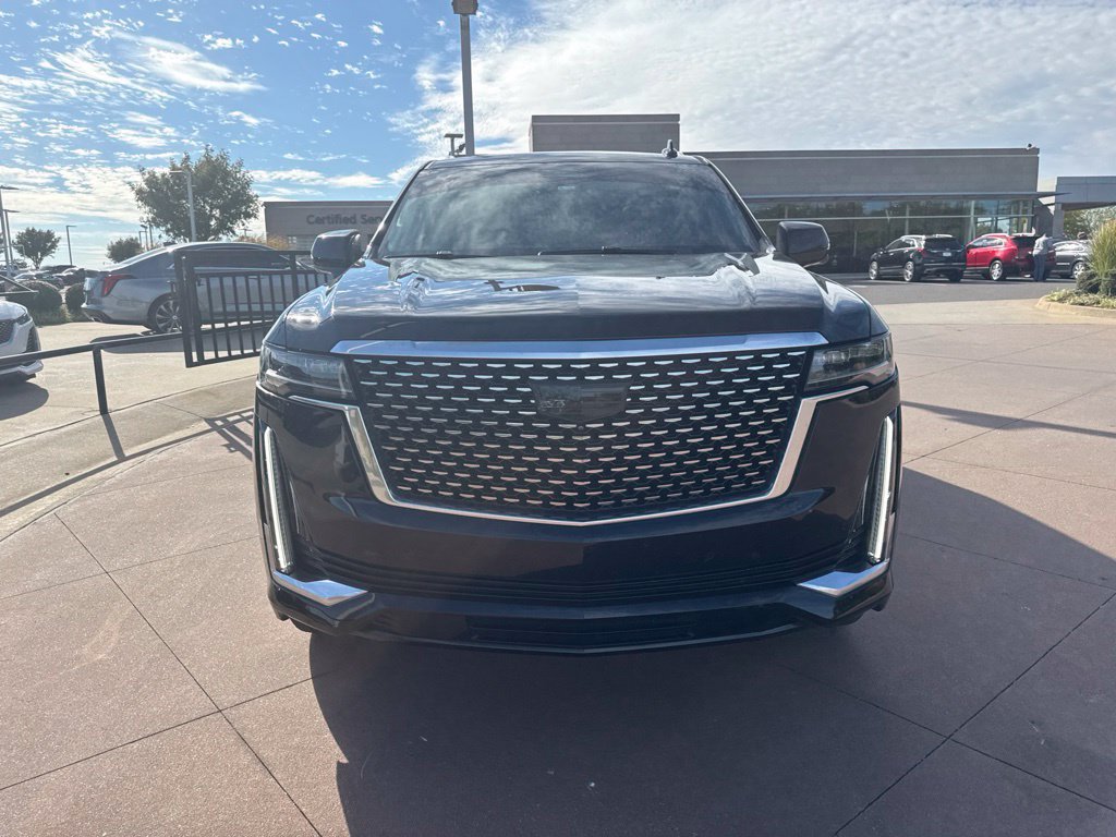 Used 2021 Cadillac Escalade Premium Luxury AWD/4WD image 2
