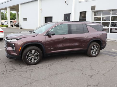 Certified 2024 Chevrolet Traverse LT FWD image 7