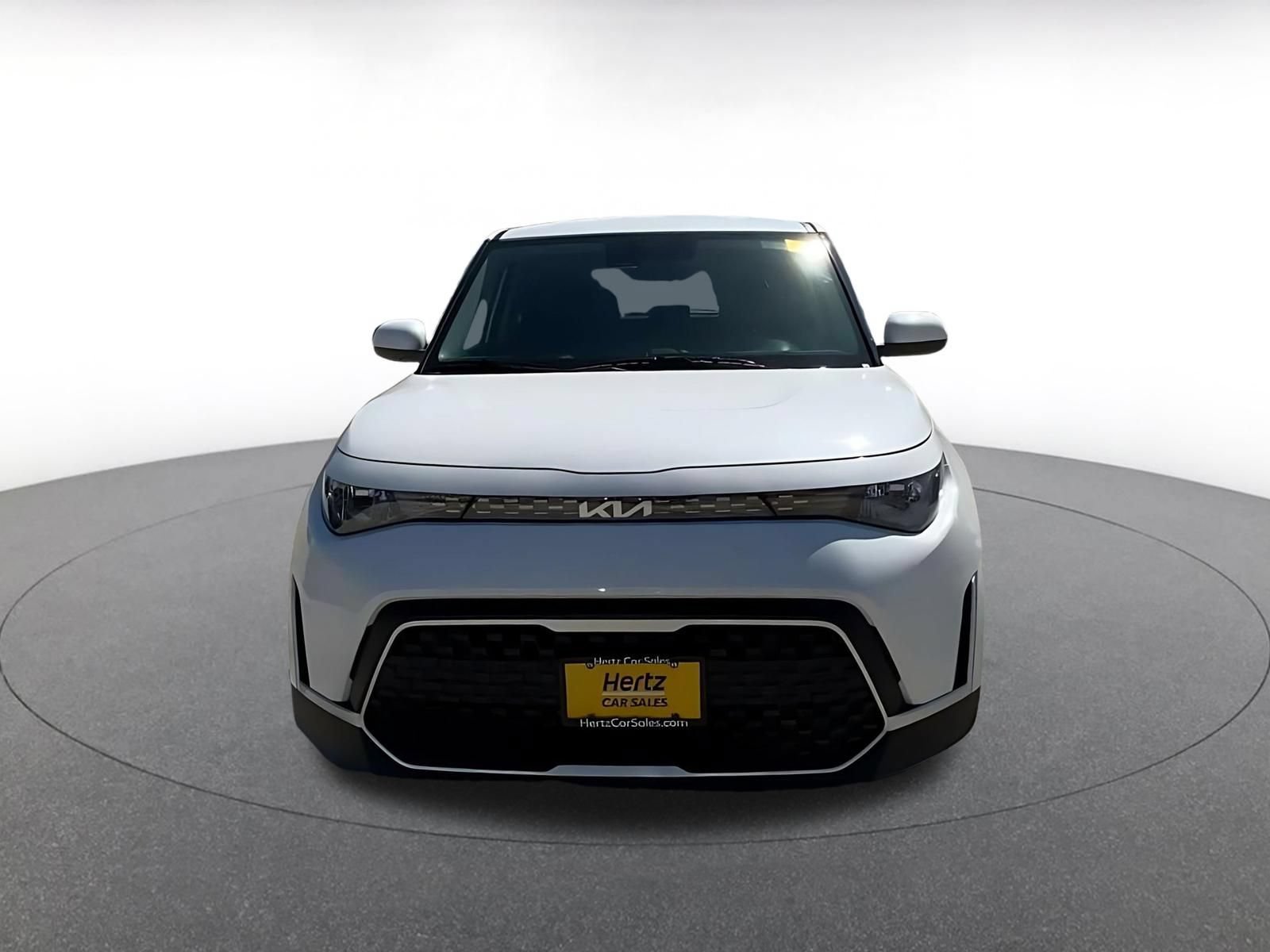 Used 2025 Kia Soul LX w/ LX Technology Package FWD image 4