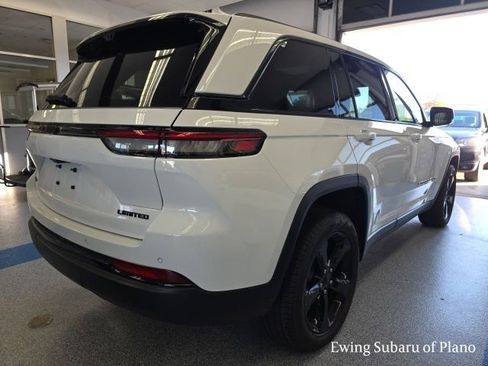 Used 2024 Jeep Grand Cherokee Limited w/ Luxury Tech Group II image 4
