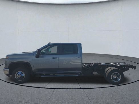 New 2026 Chevrolet Silverado 3500 LT w/ Convenience Package AWD/4WD image 2