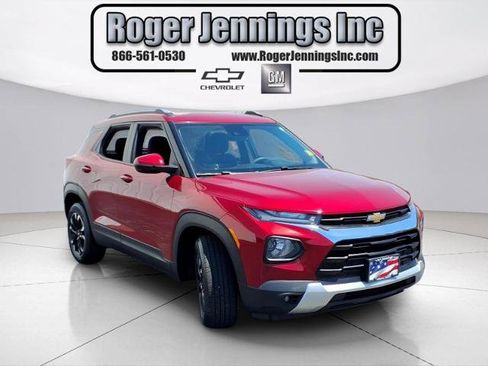 Used 2021 Chevrolet TrailBlazer LT w/ Convenience Package FWD image 6