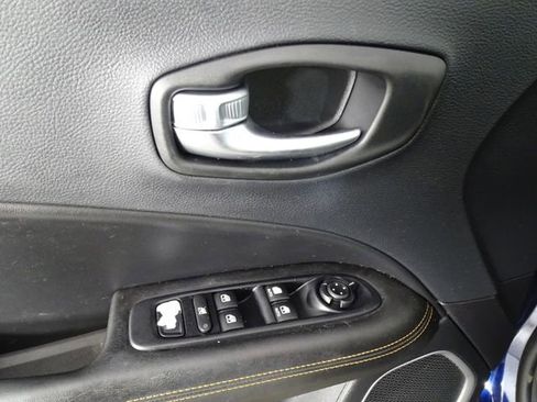 Used 2018 Jeep Compass Limited w/ Navigation Group image 19