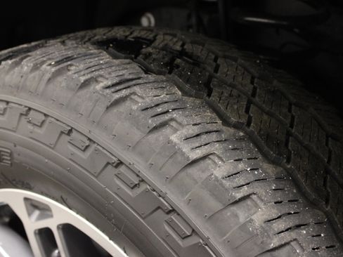Used 2024 Ford F250 Limited w/ FX4 Off-Road Package AWD/4WD image 12
