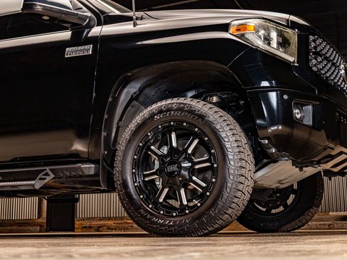 Used 2018 Toyota Tundra Platinum image 11