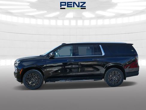 Certified 2025 Chevrolet Suburban High Country AWD/4WD image 4