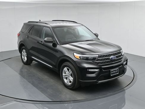 Used 2024 Ford Explorer XLT w/ Equipment Group 202A image 41