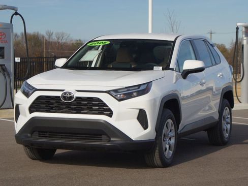 Certified 2025 Toyota RAV4 LE image 21