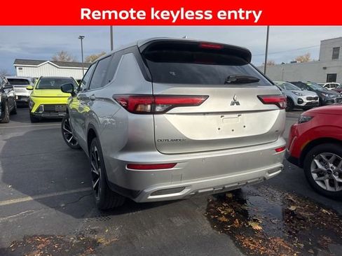 Used 2024 Mitsubishi Outlander SE image 4