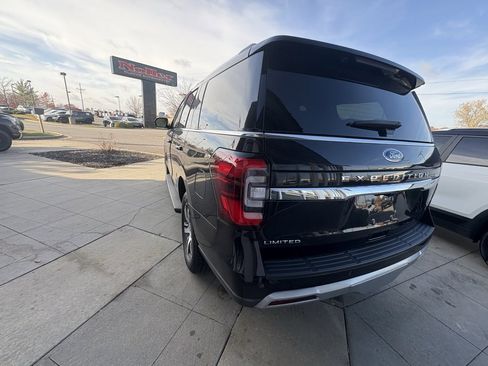 Used 2024 Ford Expedition Limited image 7