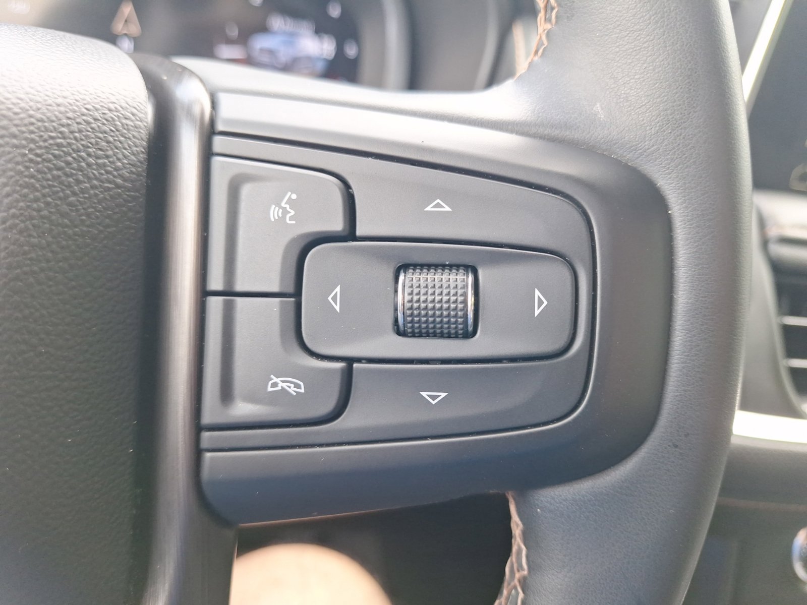 Used 2023 GMC Yukon AT4 w/ AT4 Premium Plus Package AWD/4WD image 22