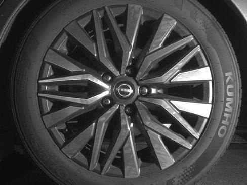 Used 2025 Nissan Altima 2.5 SV image 14