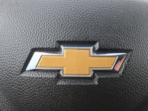 Used 2025 Chevrolet Trax LT w/ Driver Confidence Package image 5