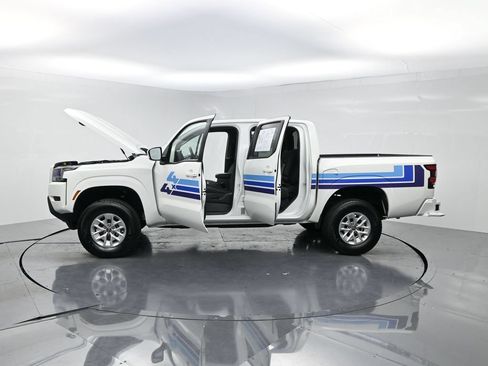 Used 2024 Nissan Frontier SV AWD/4WD image 28