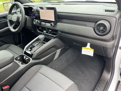 New 2025 Chevrolet Colorado W/T image 29