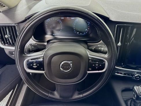 Used 2017 Volvo S90 T6 Momentum w/ Vision Package image 12