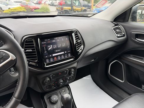 Used 2019 Jeep Compass Limited AWD/4WD image 21