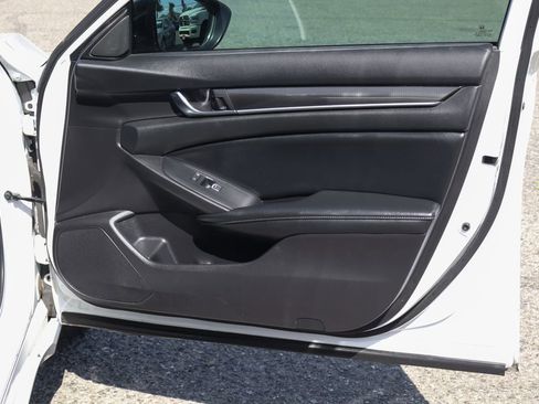 Used 2021 Honda Accord Sport image 38