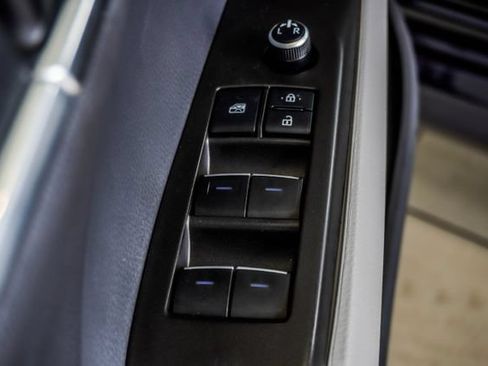 Used 2022 Toyota Camry XLE FWD image 39
