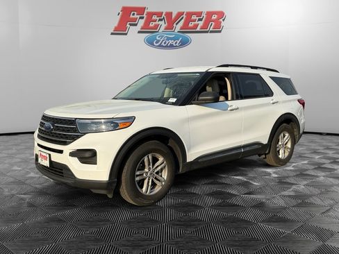 Used 2022 Ford Explorer XLT w/ Class IV Trailer Tow Package RWD image 1