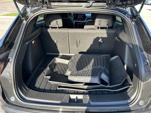 Certified 2024 Chevrolet Trax RS w/ Driver Confidence Package image 29