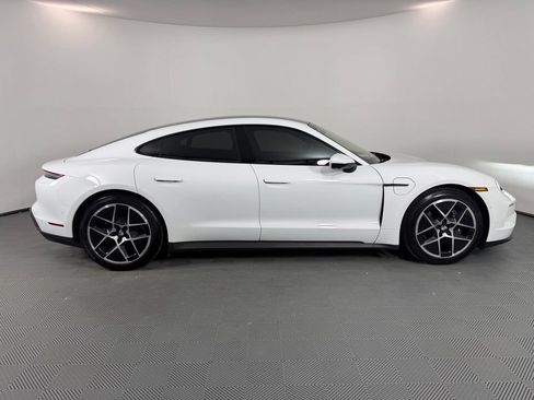 Certified 2025 Porsche Taycan AWD/4WD image 8