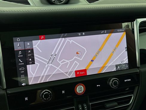Certified 2026 Porsche Macan AWD/4WD image 16