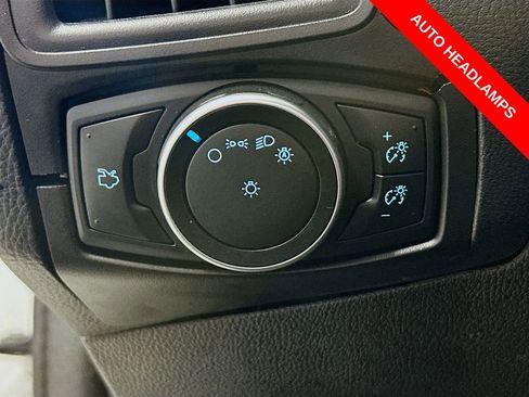 Used 2018 Ford Focus SE image 11