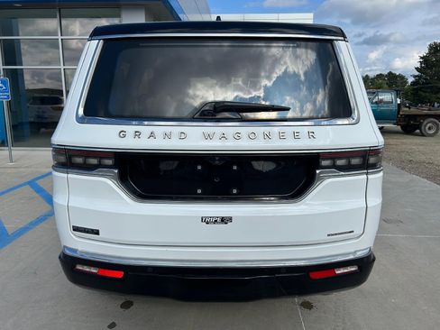 Used 2024 Jeep Grand Wagoneer Series III w/ Rear Seat Video Group 1 AWD/4WD image 4