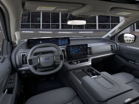 New 2025 Ford Expedition Active image 9